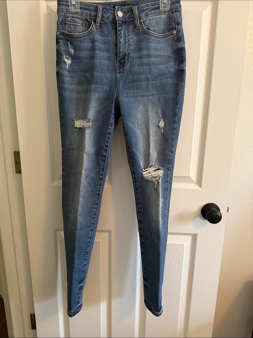 Judy Blue Medium Blue Distressed Skinny Jeans